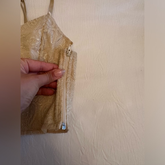 Staring at Stars Gold Cropped Tank Top - Picture 3 of 4